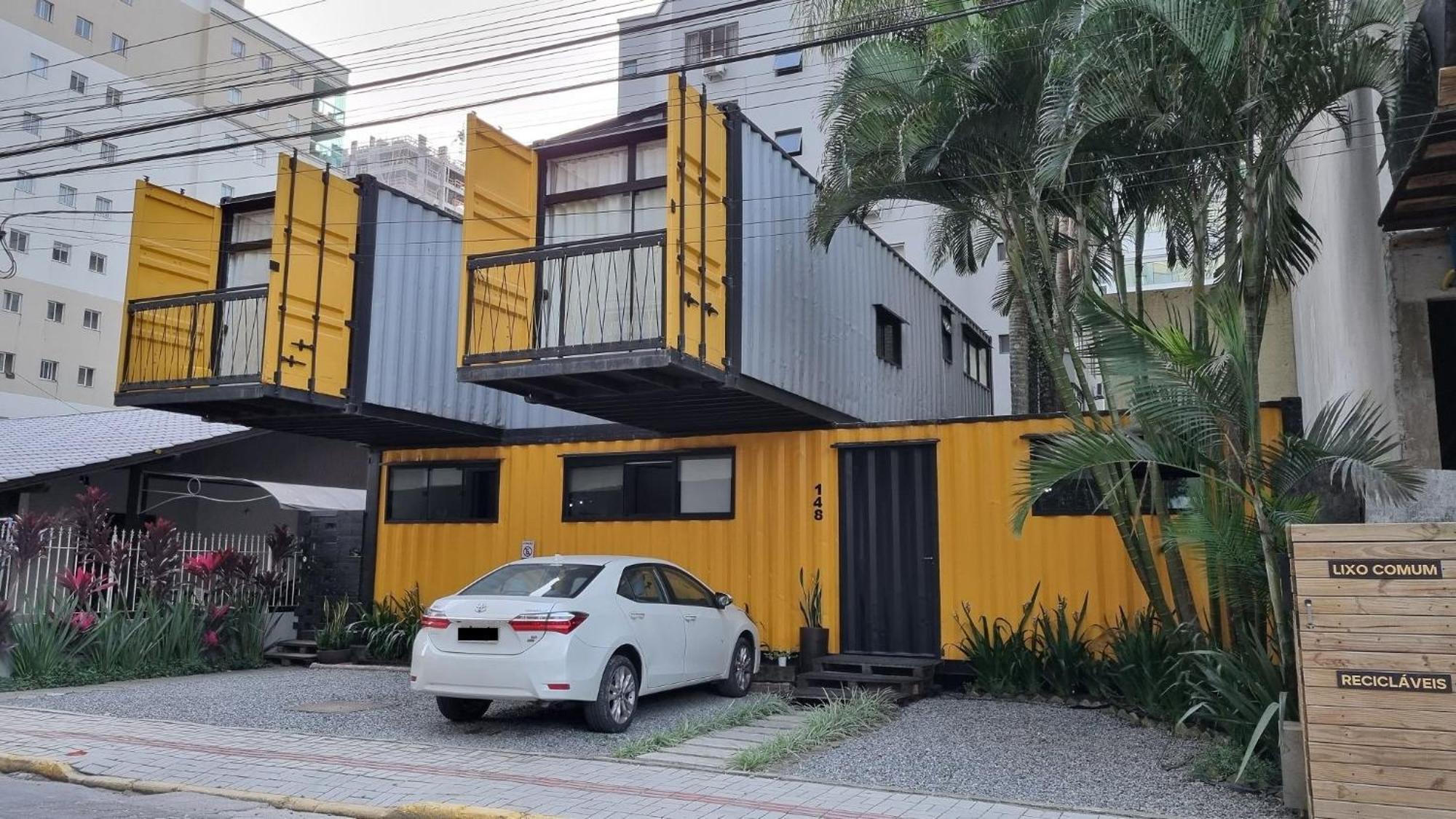 Aps Em Container Na Meia Praia, Itapema, Sc - Tetto Stays Exterior photo
